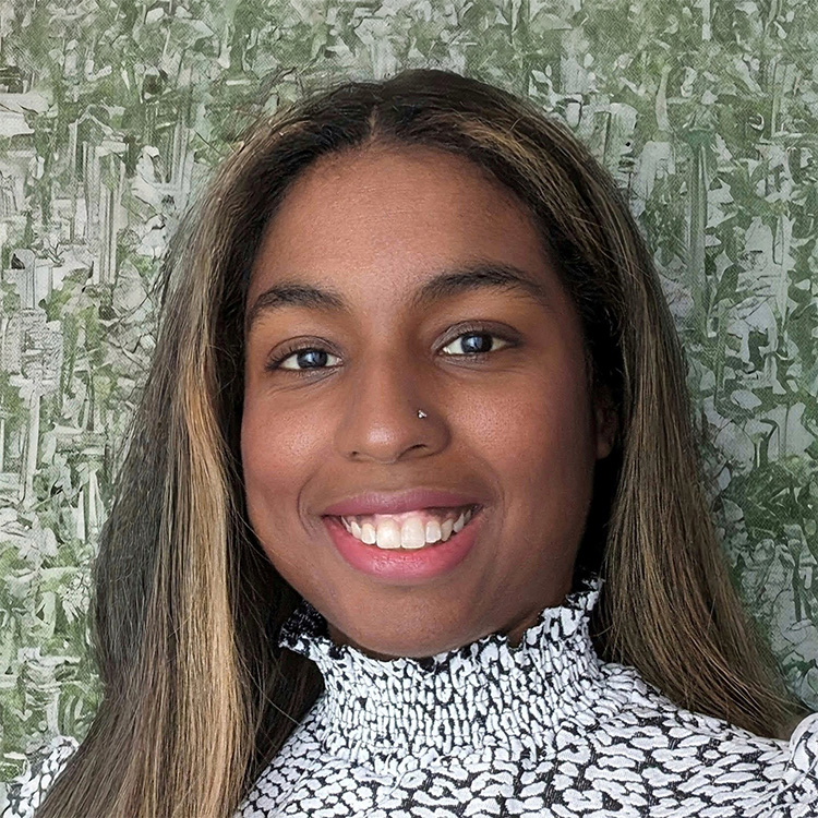 Portrait of Nidia Trovão, Ph.D.